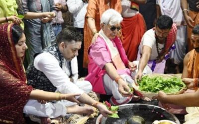 Lieutenant Governor J&K Manoj Sinha offered prayer at Baba Baidyanath temple