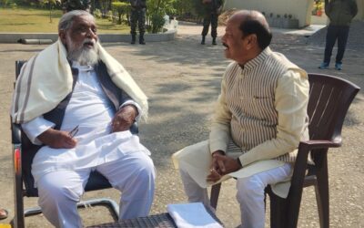 Former Jharkhand Chief Minister Raghubar Das seek blessings from…