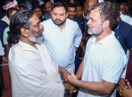 “JMM’s Bihar Snub Raises Questions About Alliance Stability in Jharkhand”