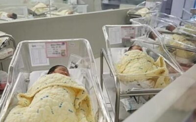 Maharashtra family celebrates birth of first girl in four generations with grand chariot procession